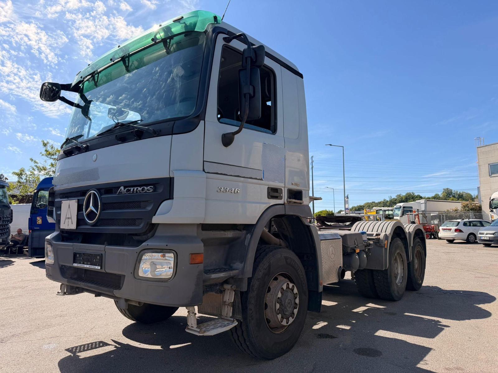 Mercedes-Benz 3346 6x6  FULL STEEL 3 Pedals