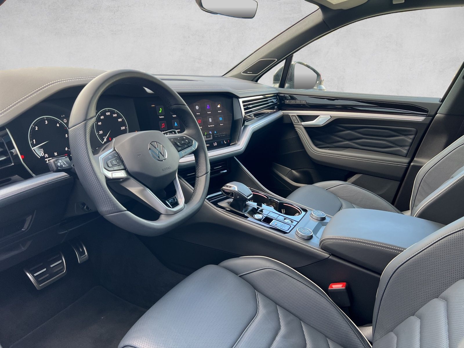 Touareg R-Line 3.0 V6 TDI 4M Leder*AHK*Luft*Blac