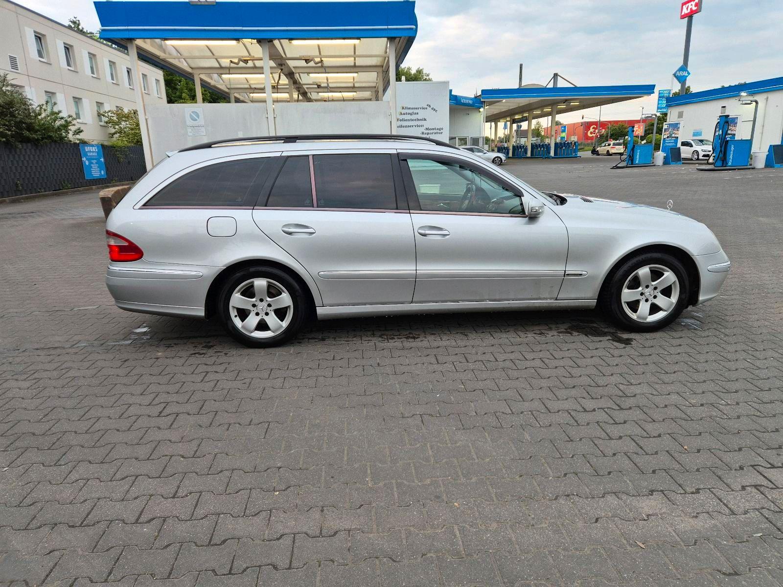 Mercedes-Benz E220 2004 — photo 6