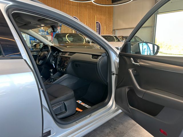 Skoda Octavia Combi Ambition *AHK*TEMPO*NAVI*2-ZONEN*