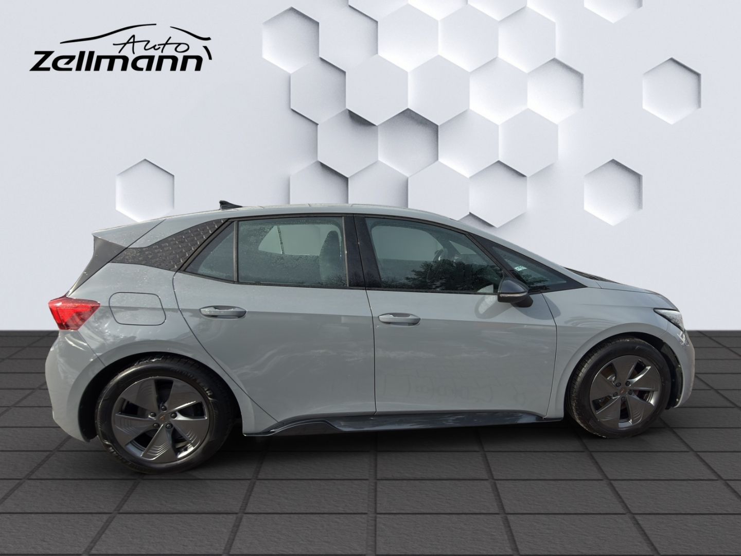 Born 150kW LED PDC Sitzheizung Klima DAB+