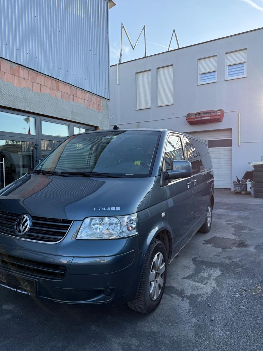 Volkswagen T5 Transporter Bus Multivan Comfortline