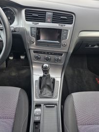 Volkswagen Golf - 11