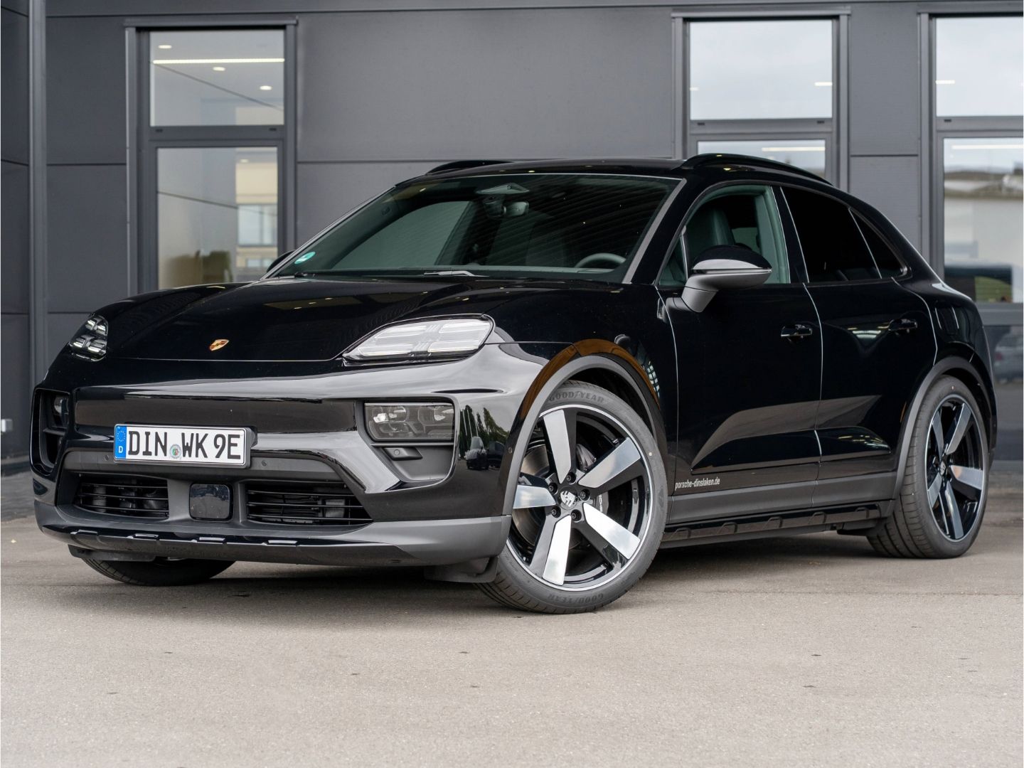 Porsche Macan 4 Offroad Design BOSE 22'' Matrix ACC 0,25