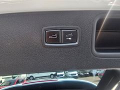 Fahrzeugabbildung Macan El. Panodach Navi Leder Soundsystem LED Dy