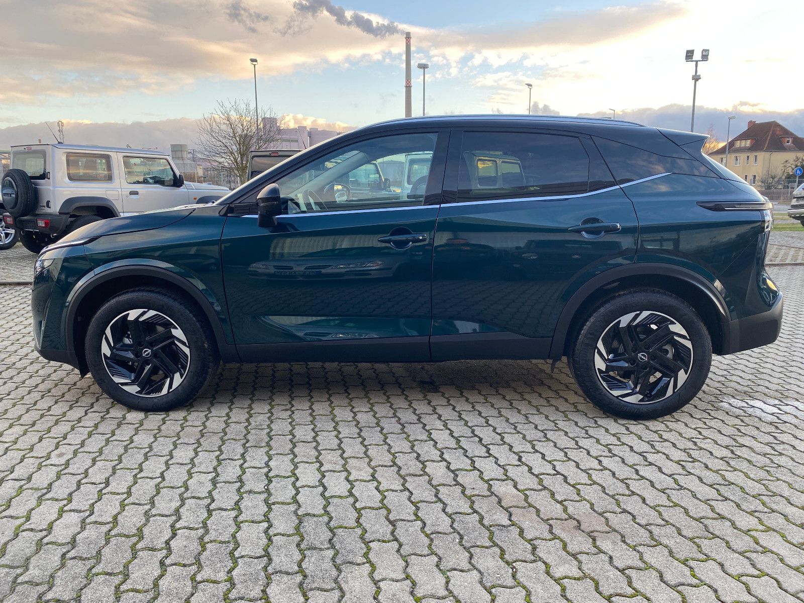 Fahrzeugabbildung Nissan Qashqai 1.3 DIG-T MHEV X-Tronic N-Connecta 2FARB