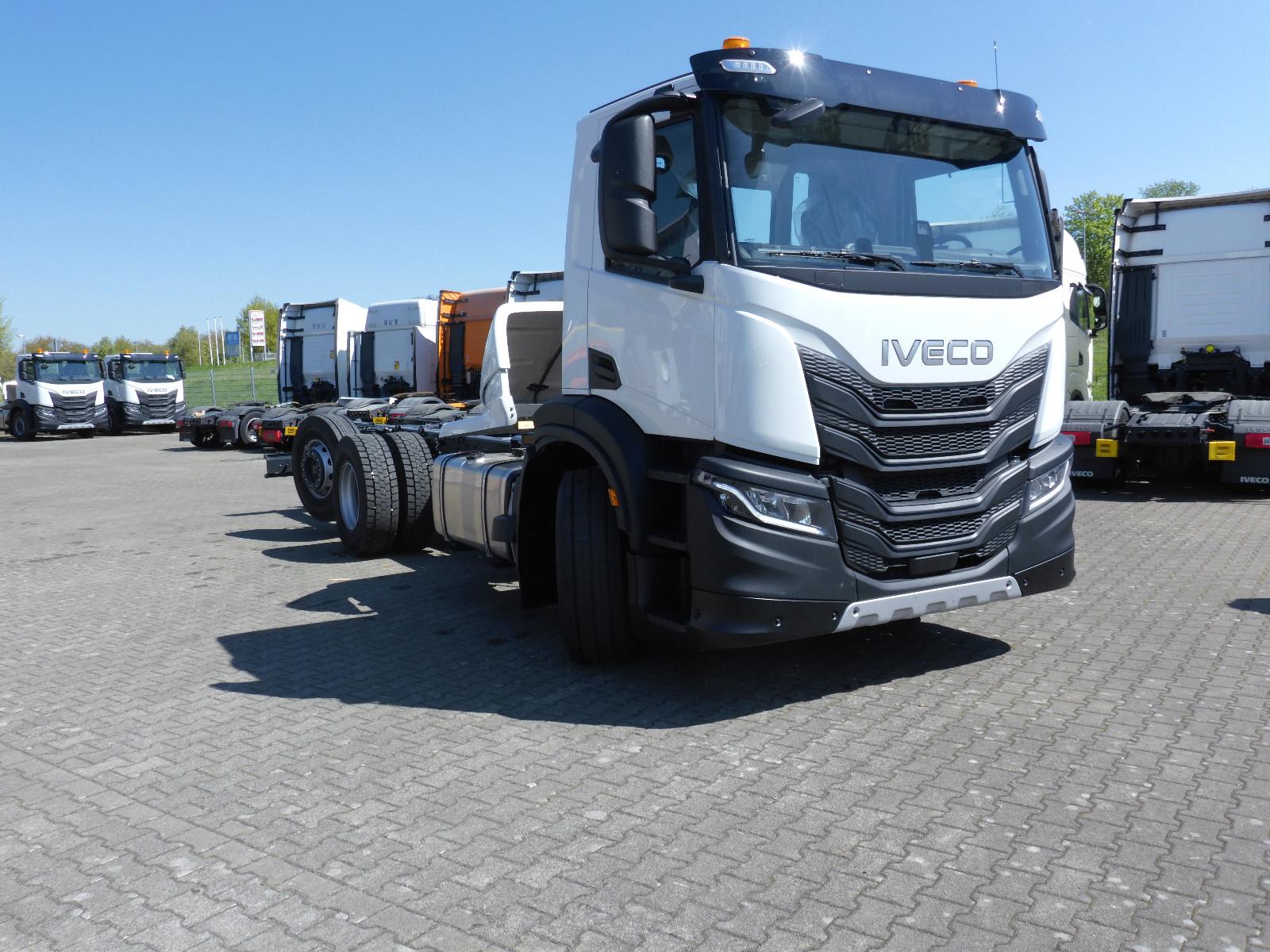 Iveco X-WAY AD280X54Y/PS HR ON Rd.4200+1395mm,M.ADR