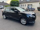 Nissan Qashqai 1.2 DIG-T Acenta Acenta - Nissan Qashqai mit Benzin-Antrieb: Limousine