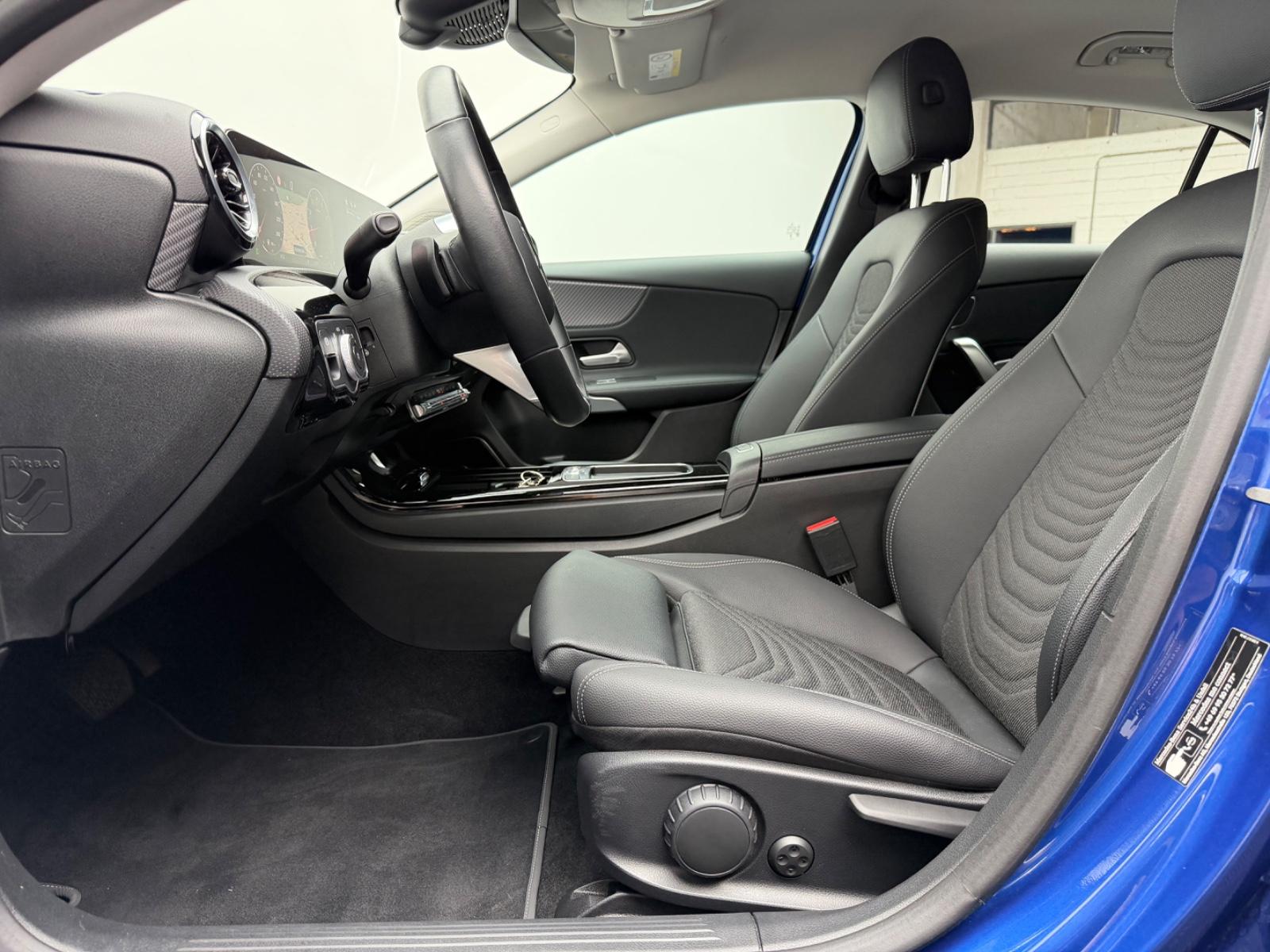 Mercedes-Benz A-Class 4M Progressive AHK Burmester NAVI MBUX LED, миниатюра 15