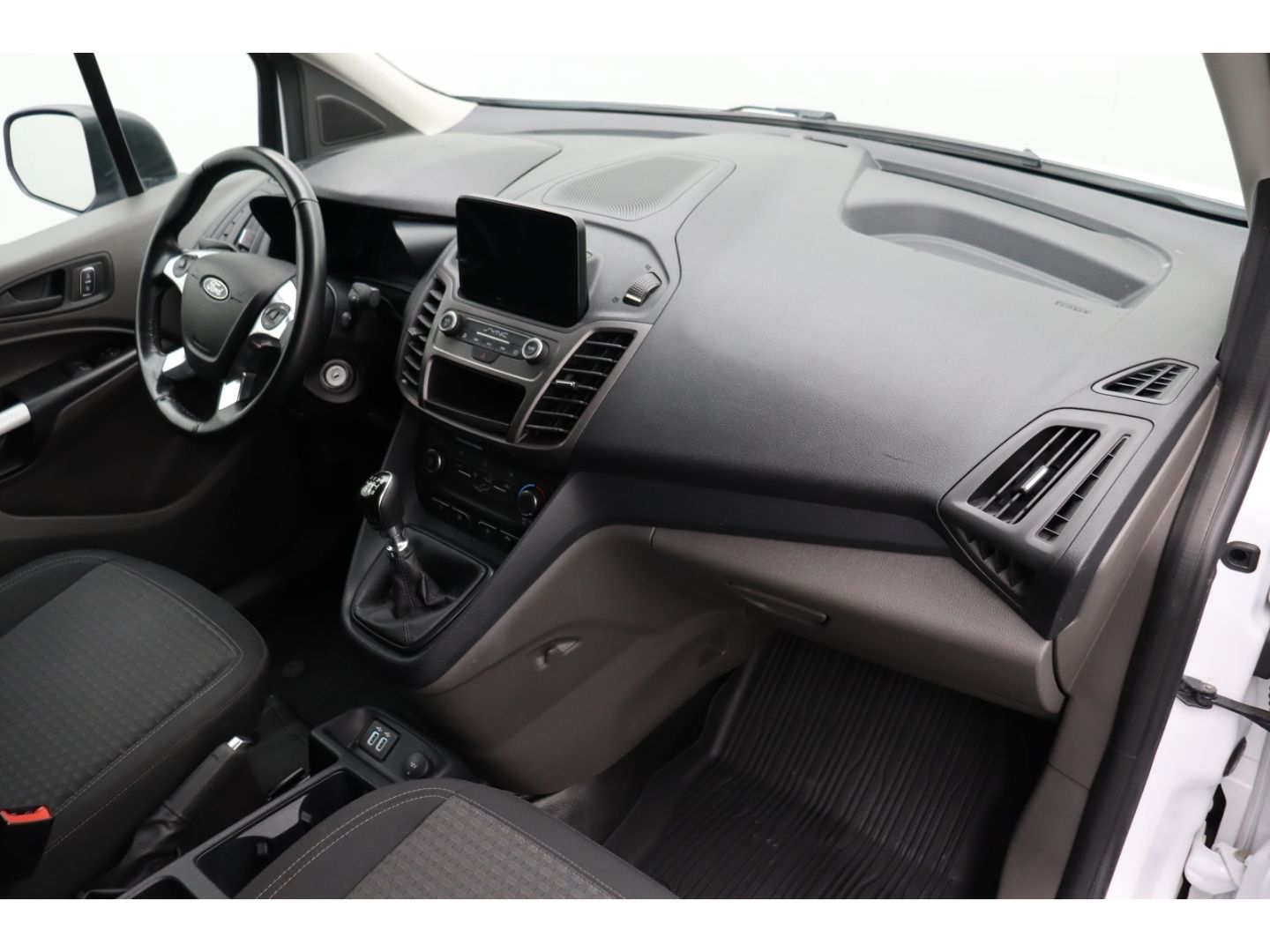 Fahrzeugabbildung Ford Transit Connect 1.5 TDCi Kasten Trend AHK PDC