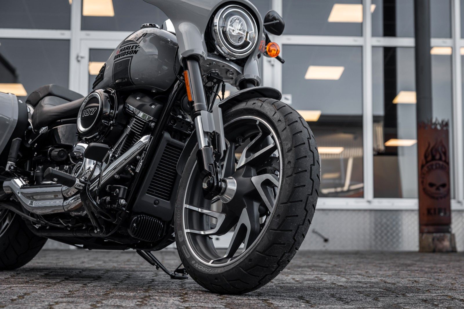 Fahrzeugabbildung Harley-Davidson FLSB Sport Glide Softail - JEKILL & HYDE