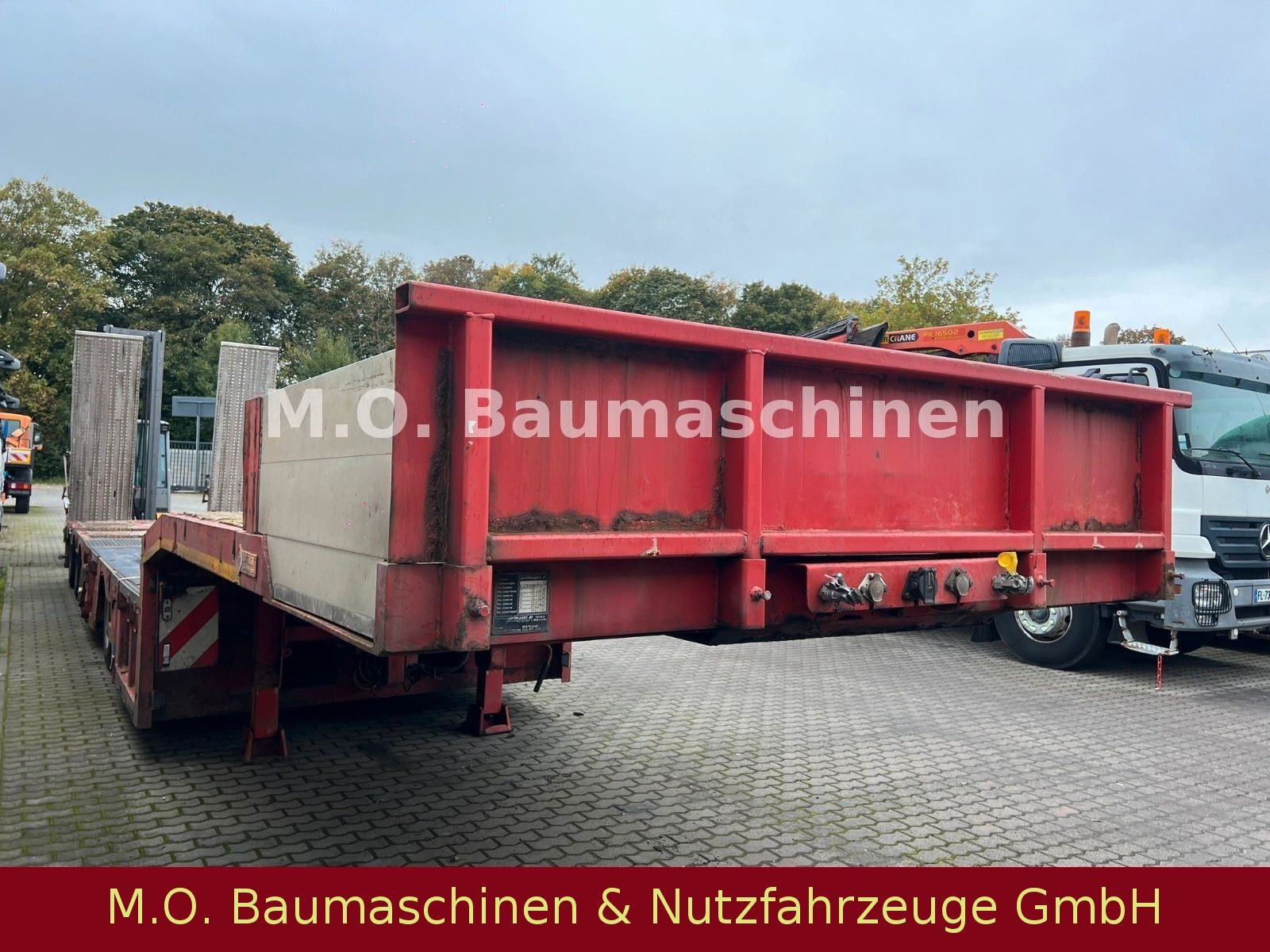 Fahrzeugabbildung LinTrailers 4 LSDU 18-40 / 4 Achser / Luftgefedert /