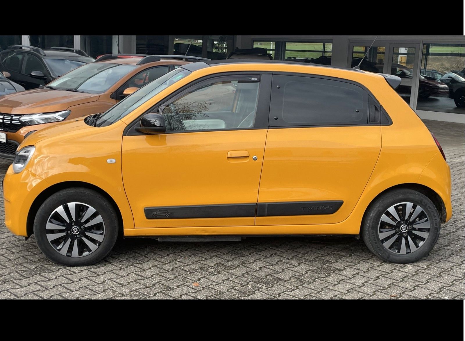 Fahrzeugabbildung Renault Twingo Equilibre Electric Easy-Link SHZ uvm