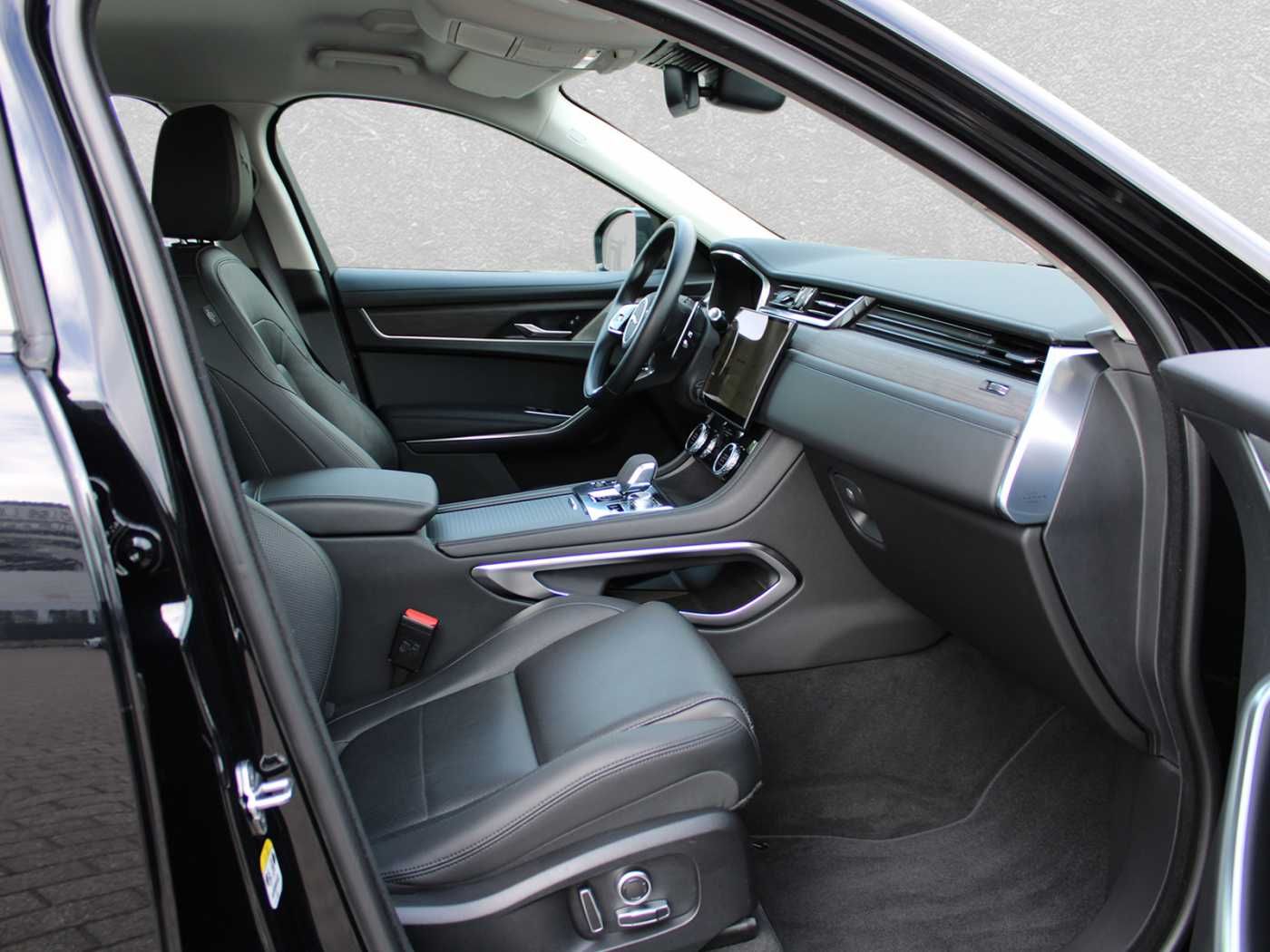 Fahrzeugabbildung Jaguar F-Pace P250 AWD S, PIXEL LED, BLACK PACK UVM
