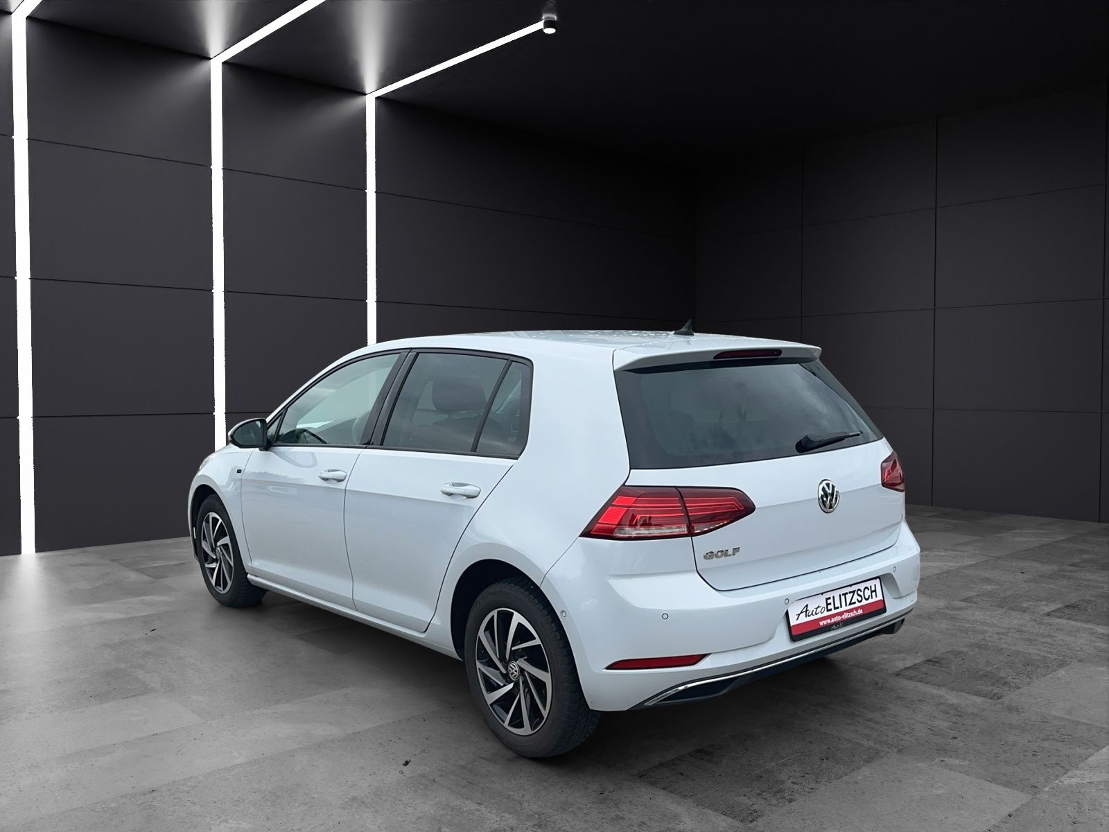 Fahrzeugabbildung Volkswagen Golf VII 1.0 TSI Join 16" AHK SHZ Navi PDC