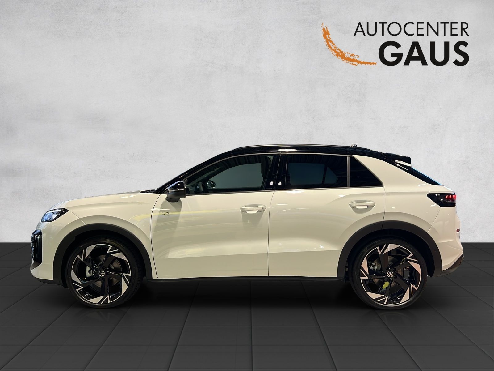 T-Roc R-Line 1.5 eTSI DSG ACC*CarPlay*Area View