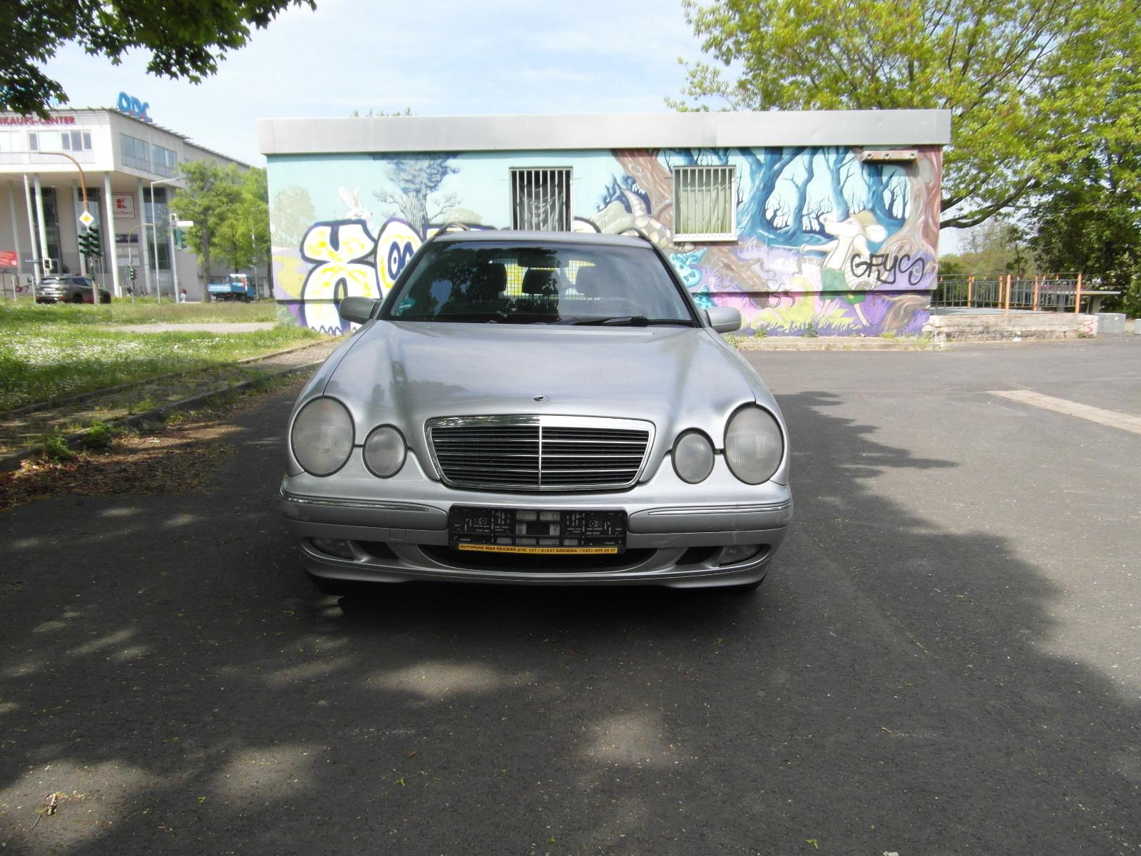 Mercedes-Benz E 280 T 4MATIC ELEGANCE HU 08/26