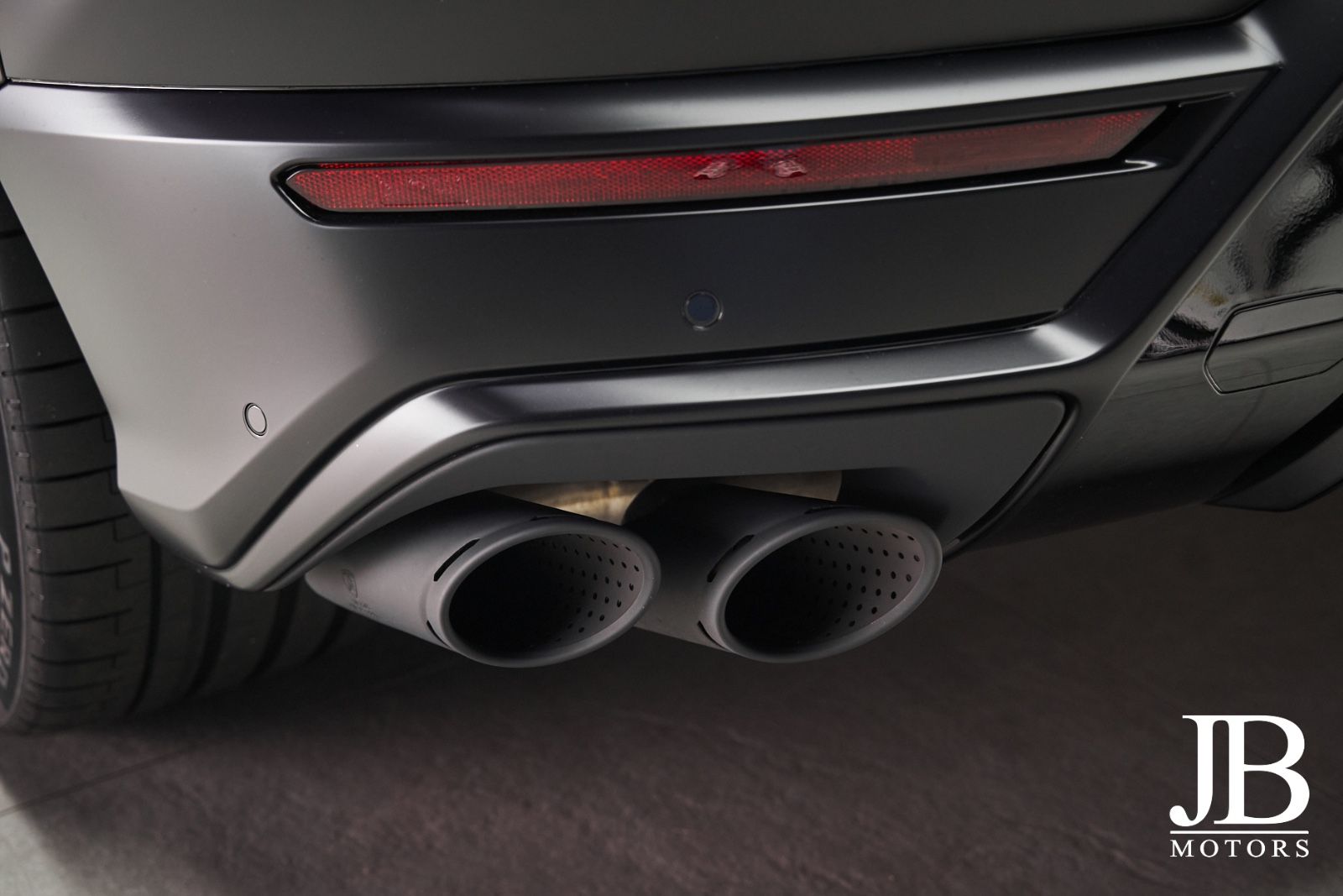 Fahrzeugabbildung Lamborghini Urus SE Panorama 3D B&O Carbon 23 Zoll