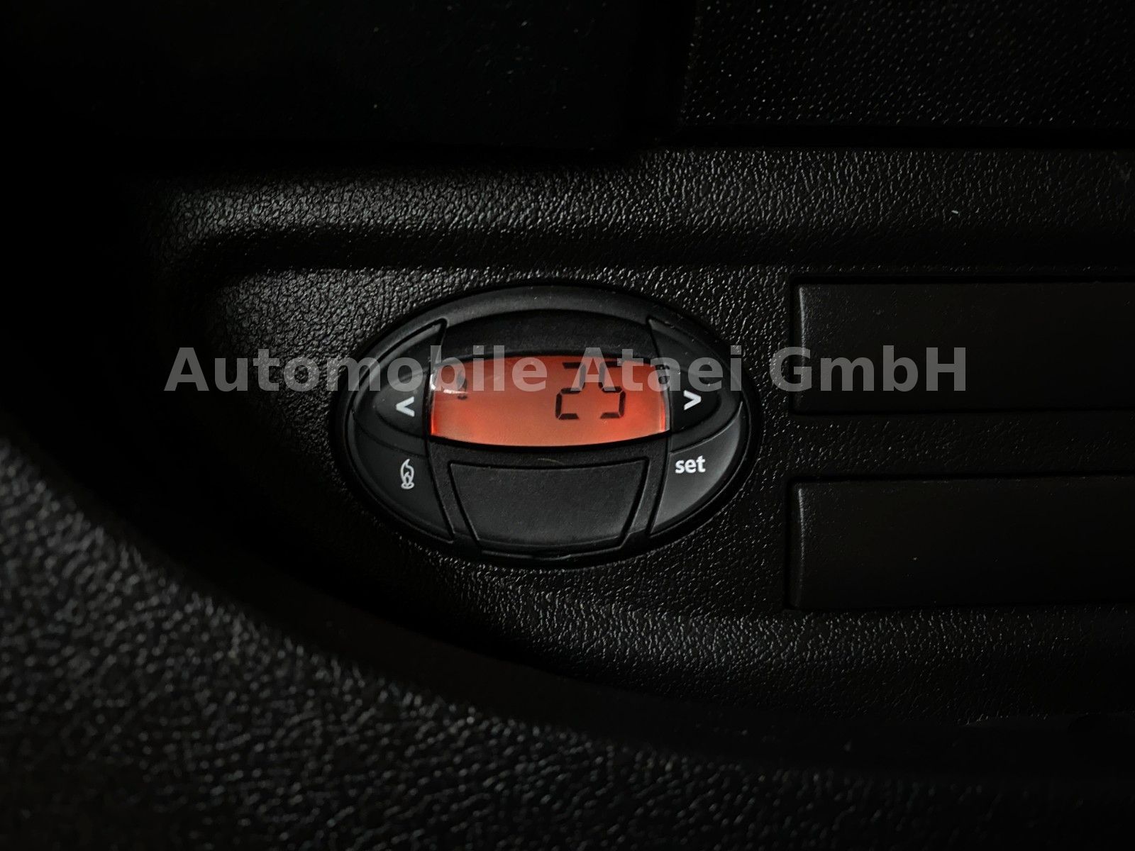 Fahrzeugabbildung Peugeot Boxer 2.2 HDI L1H1 KAMERA+NAVI+STANDHZG. (8265)