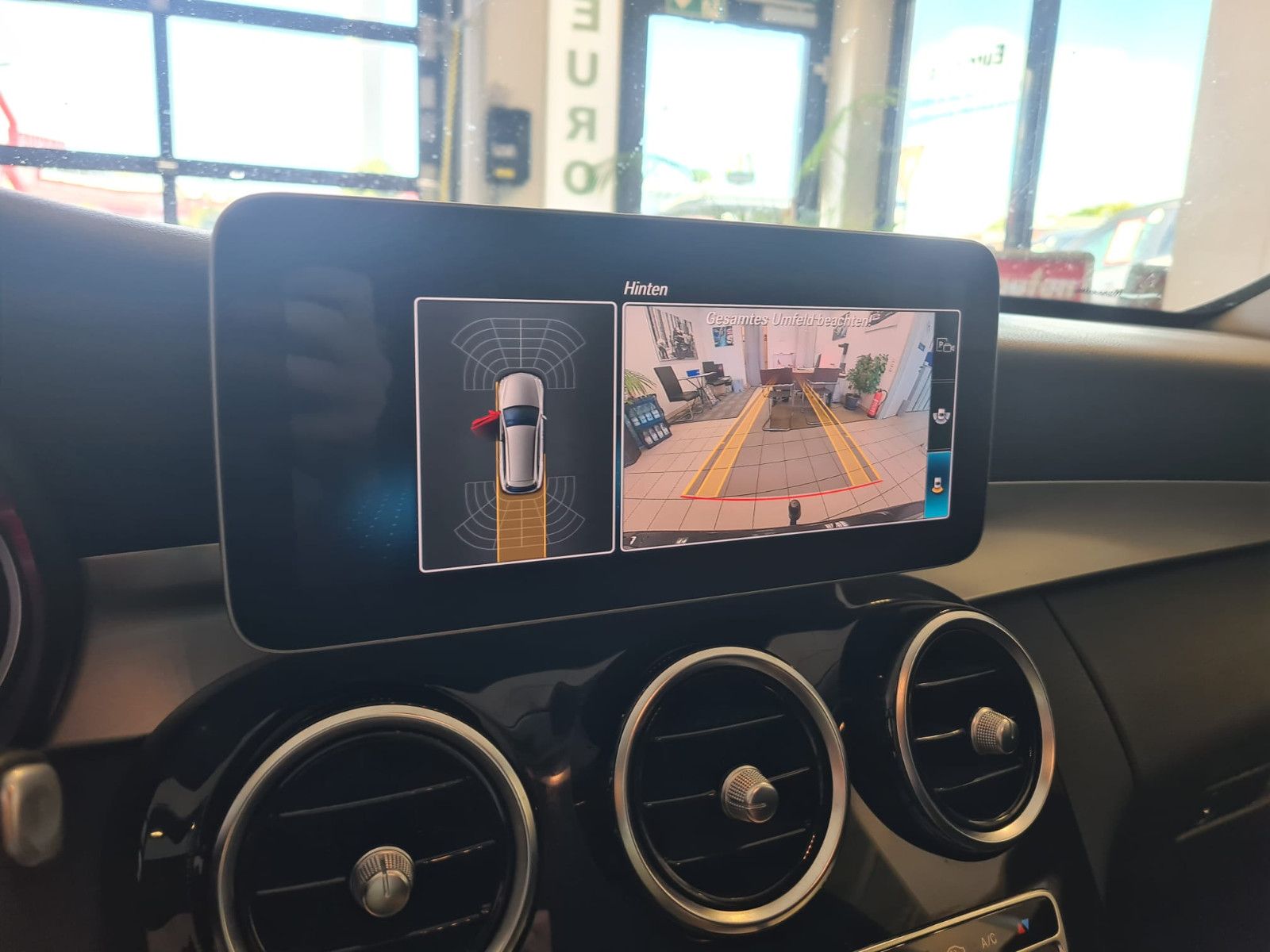 Fahrzeugabbildung Mercedes-Benz C 200 T-Modell / NAVI / KAMERA / LED HIGHTPERFOR