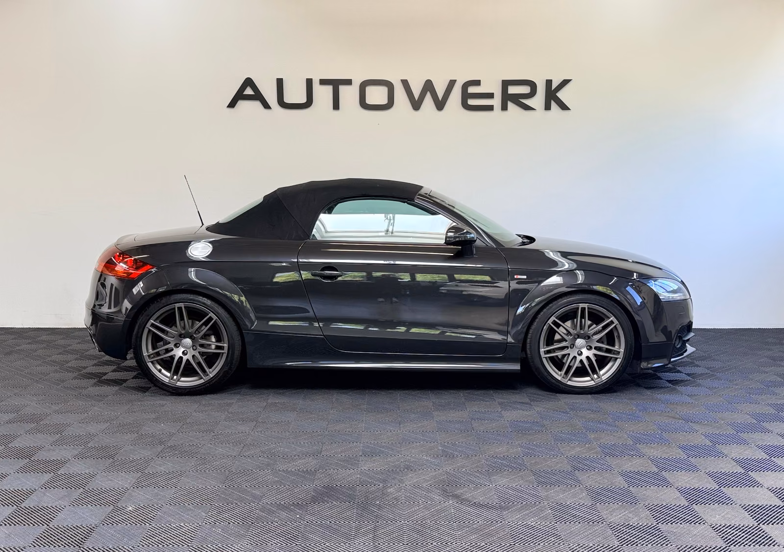 Audi TT Roadster 2.0 TFSI *3xS-line*Bose*Navi*19Zoll*