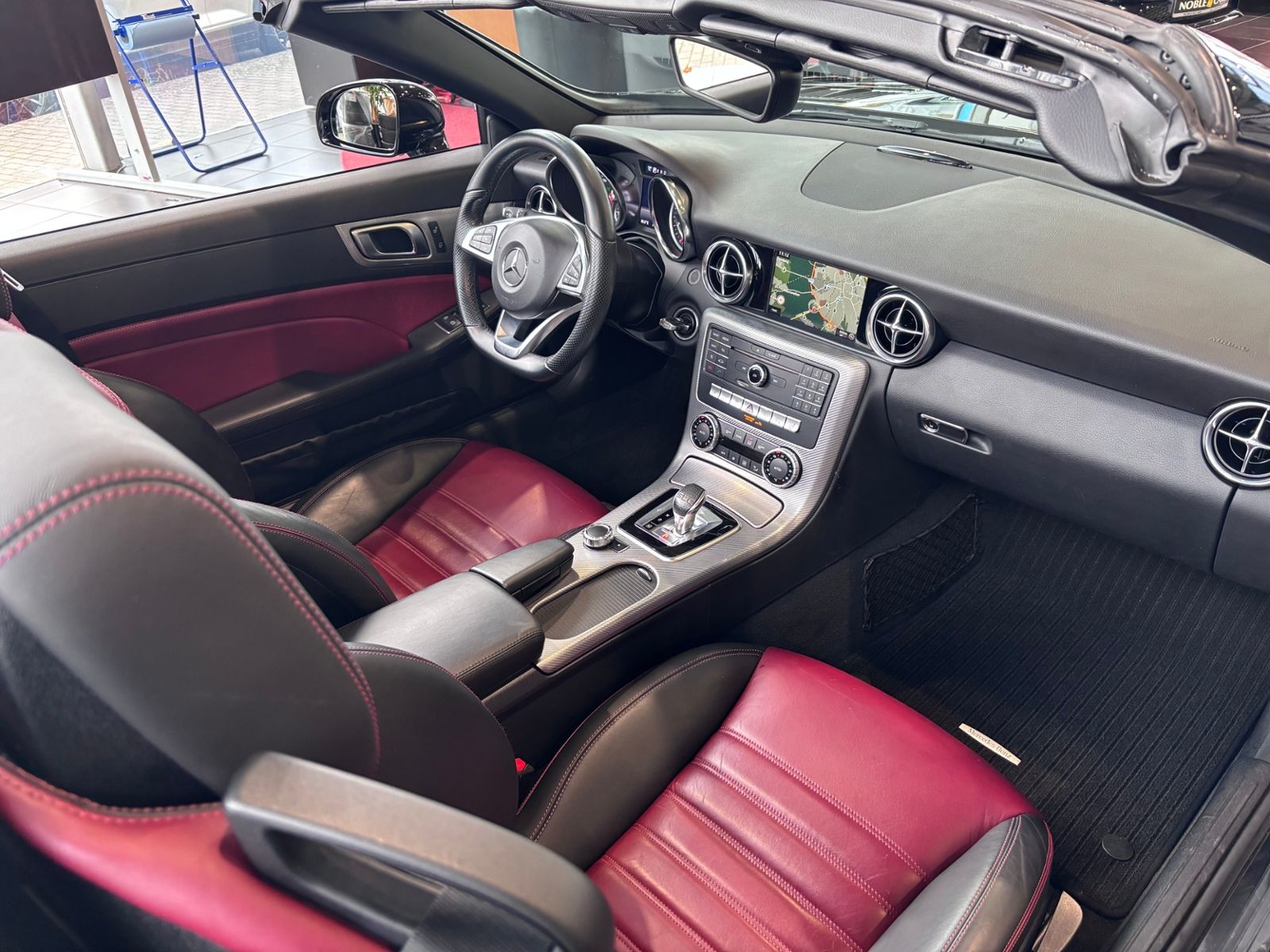 Fahrzeugabbildung Mercedes-Benz SLC 300 9G-Tronic LED NAVI ALU