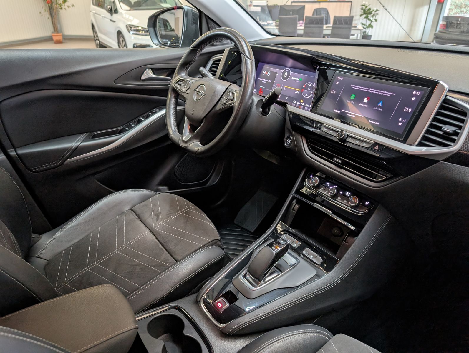 Fahrzeugabbildung Opel Grandland 1.6 PHEV GS Line ACC LED Winter-Paket