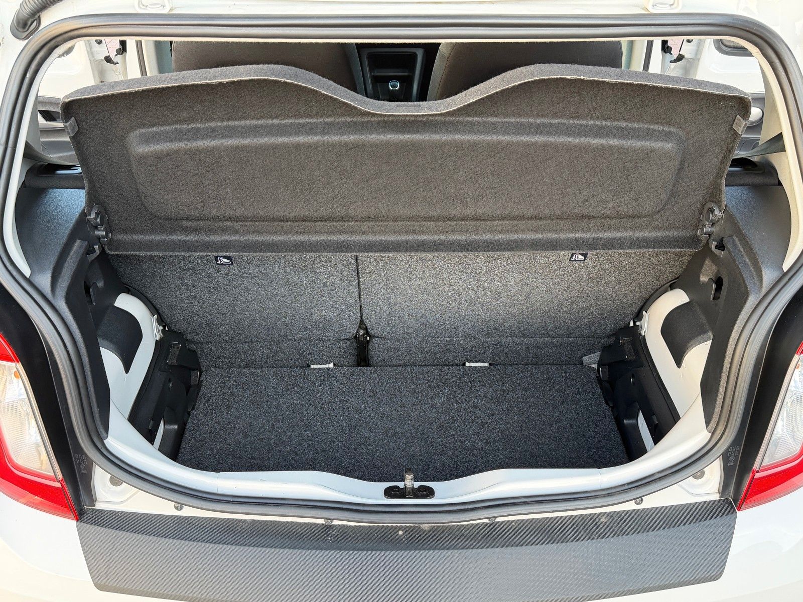 Fahrzeugabbildung SKODA Citigo 1.0 Elegance *Panorama*Sitzhzg*8fach*PDC*