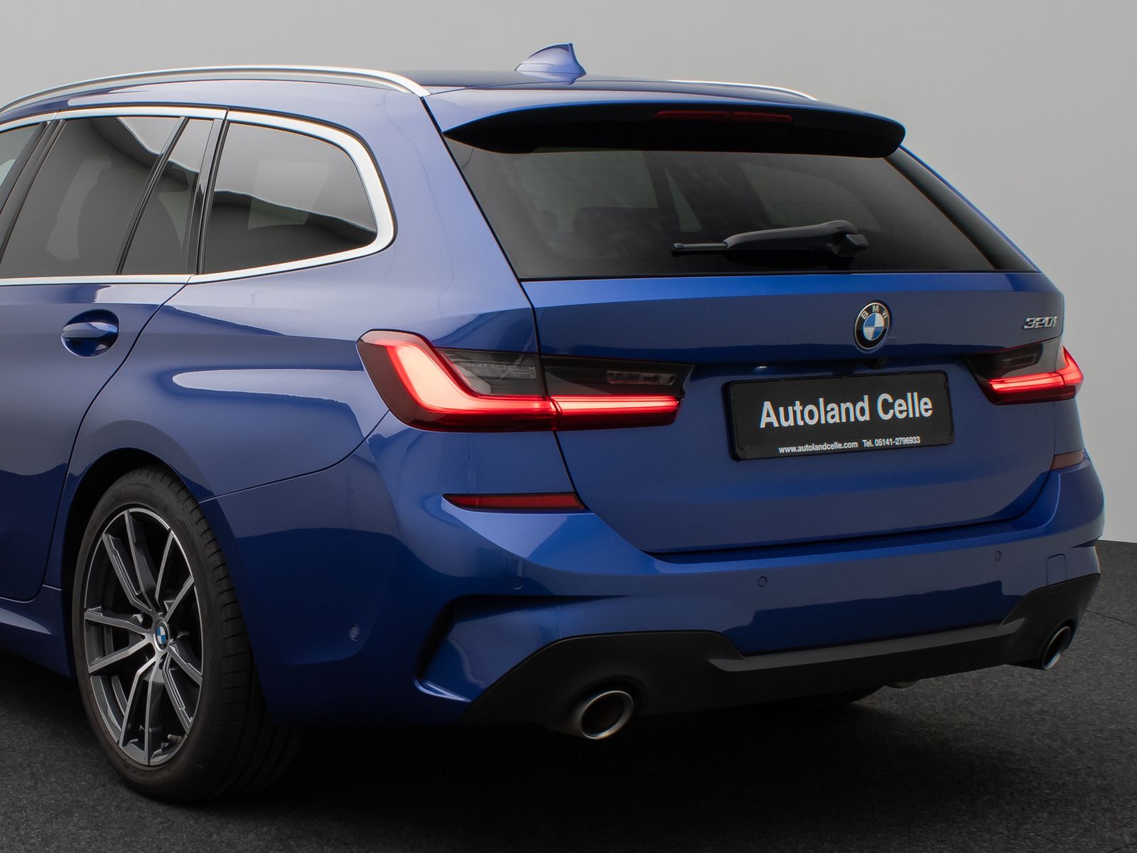 Fahrzeugabbildung BMW 320i M Sport Panorama Kamera HUD DAB HiFi Laser