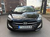 Hyundai i30 blue 1.6 CRDi/Automatik/Kamera - gebrauchte Hyundai i30 aus dem Jahr 2016