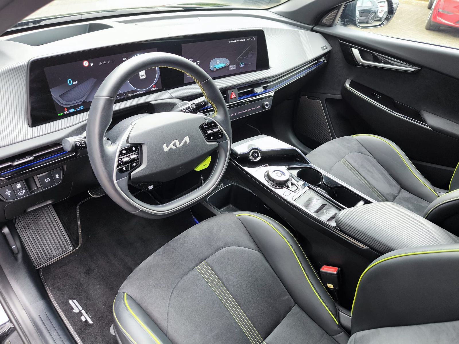Fahrzeugabbildung Kia EV6 GT 4WD WERKSGAR+NAVI+LED+SHZ+WP+KAM+ACC+DAB+