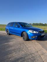 Skoda Octavia 2.0 TFSI DSG RS Combi RS - Skoda Octavia aus 2012: RS