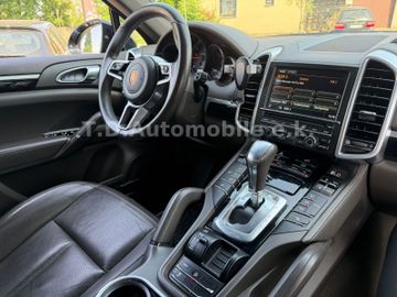 Porsche Cayenne - 12