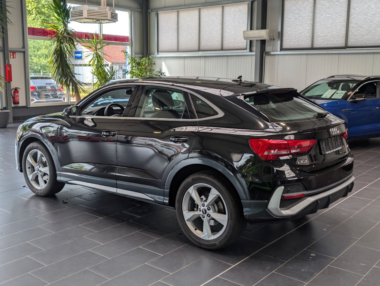 Audi Q3 35 TDI Sportback S tronic S line 8-fach foto 2