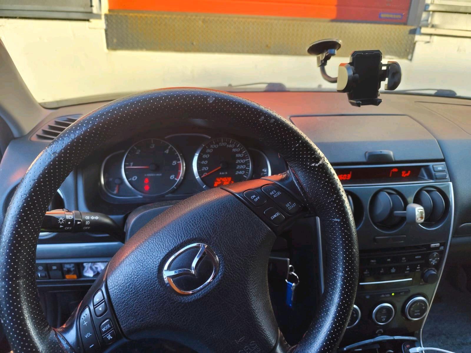 Mazda 2 2006 — interior