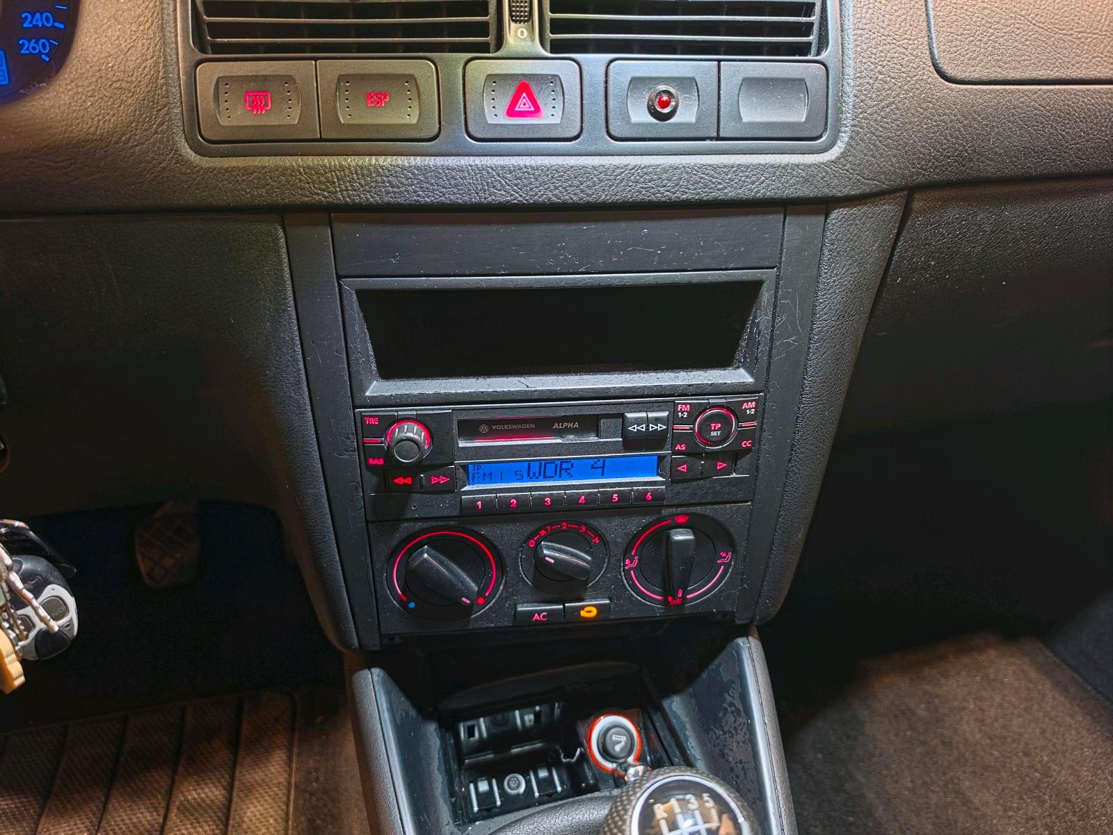 Volkswagen Golf 2004 — photo 11