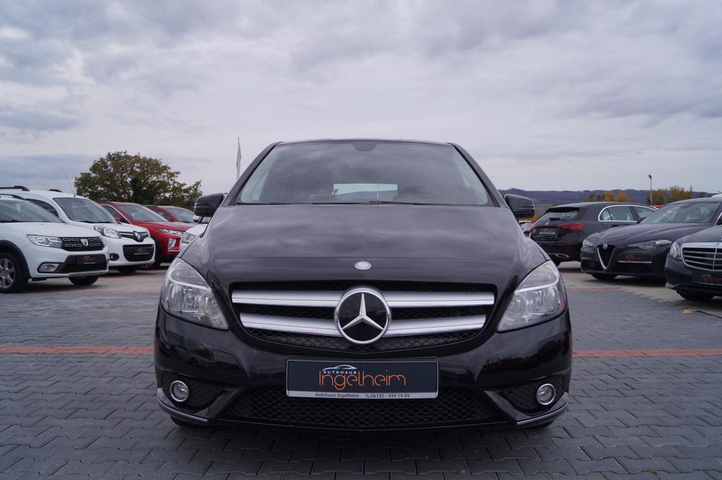 Mercedes-Benz B 180
