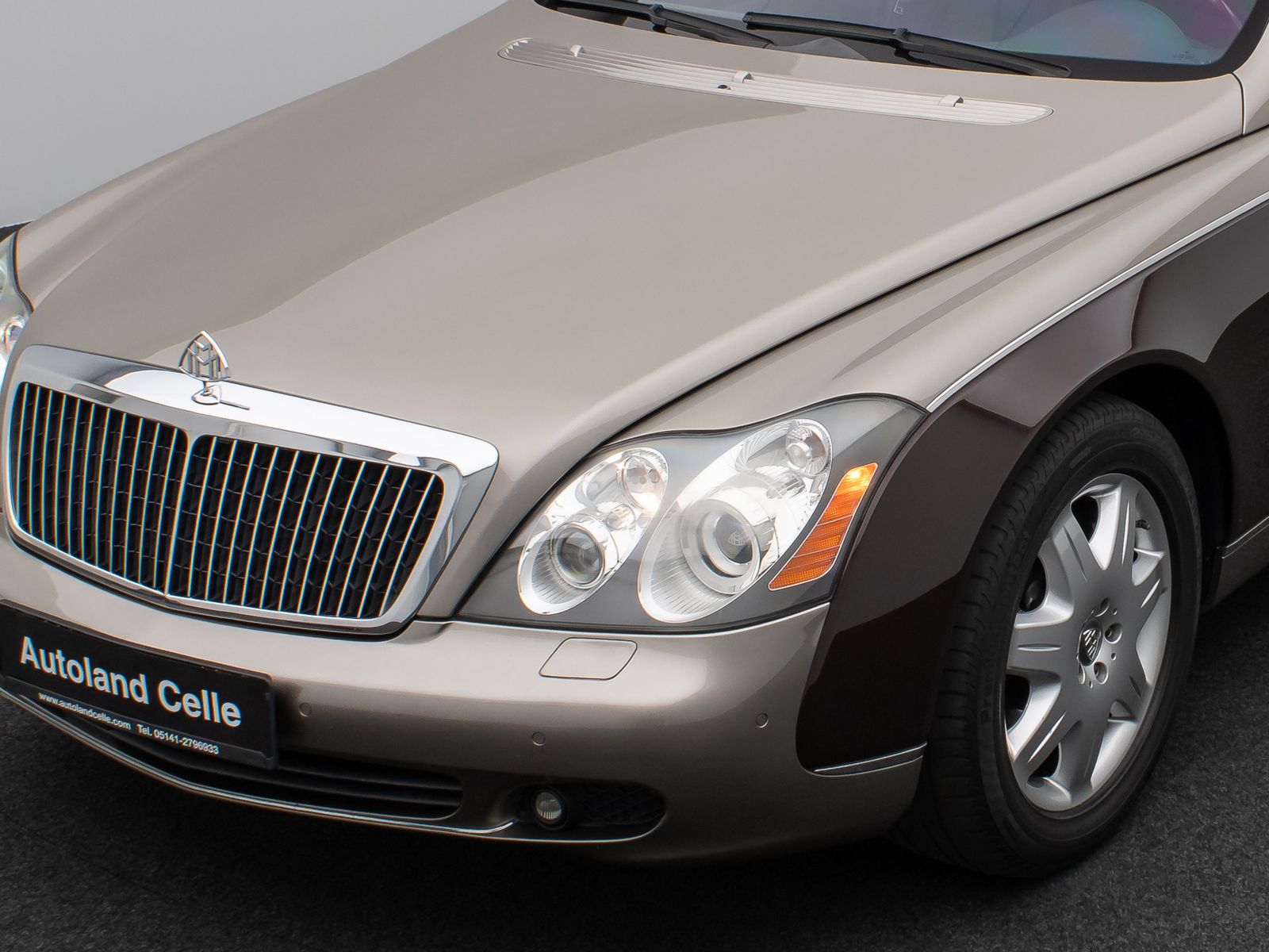 Fahrzeugabbildung Maybach 57 DUOTONE V12 Fondpaket Massage Solar VOLL