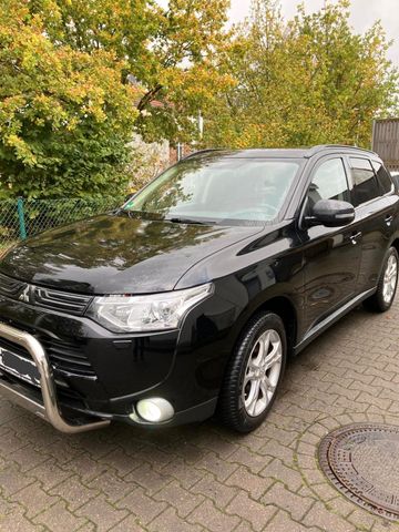 Mitsubishi Outlander 2.2 DI-D *7-Sitze* Invite ClearTec 4WD