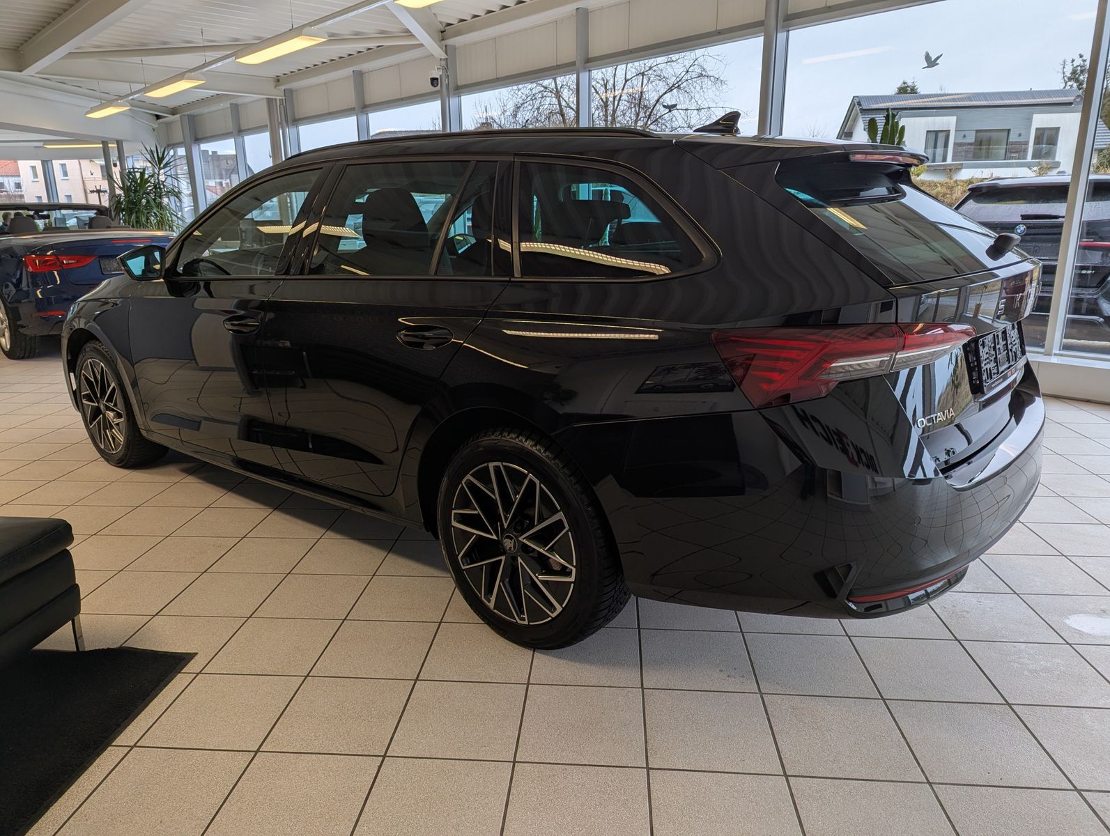 SKODA Octavia 1.5 TSI DSG ACC Style-Paket AHK 5J Garan - Image 6