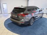 Ford Focus Turnier ST-Line Hybrid AT Navi Winter-Pake - Ford Focus mit Benzin-Antrieb: Kombi, Automatik