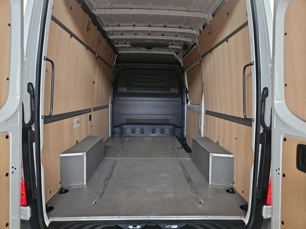 Fahrzeugabbildung Mercedes-Benz Sprinter 317 Kasten L2H2 3,5tAHK Schwingsitz SHZ