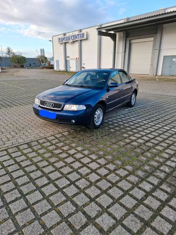 Audi A4 1.6 Benzin