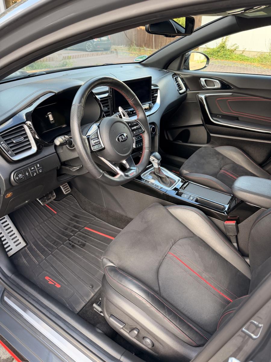 Kia ProCeed GT 204PS DCT / 1. Hand / Panorama / JBL 