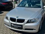 BMW 320i Limousine Automatik *SCHIEBEDACH*PDC - gebrauchte BMW 320 aus dem Jahr 2006