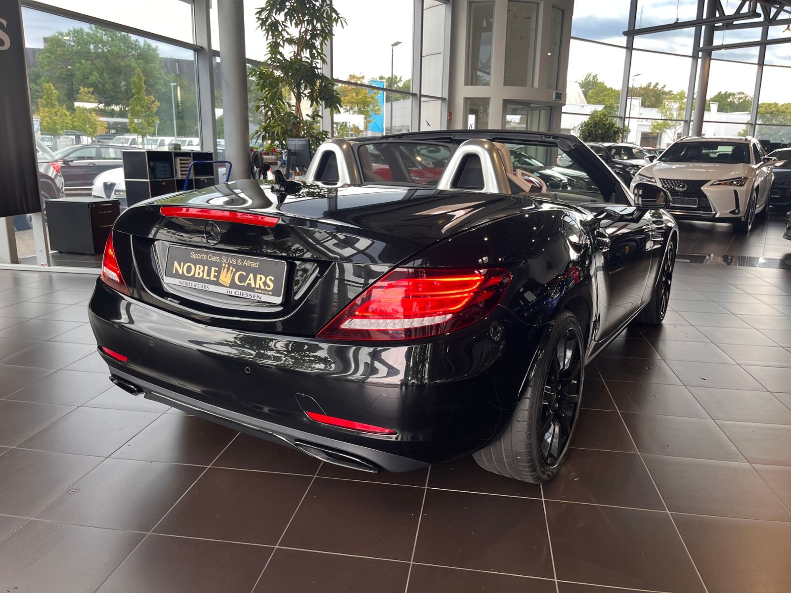 Fahrzeugabbildung Mercedes-Benz SLC 300 KLIMA NAV SHZ LEDER BEIGE