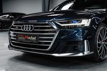 Audi S8 - 4