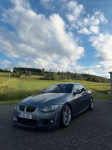 BMW E93 Cabrio 330D LCI M-Paket - BMW 3er-Reihe E93 mit Diesel-Antrieb