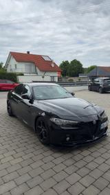 Alfa Romeo Giulia 2.2 Diesel 110 kW AT8 Giulia - Alfa Romeo Giulia: Unfallwagen