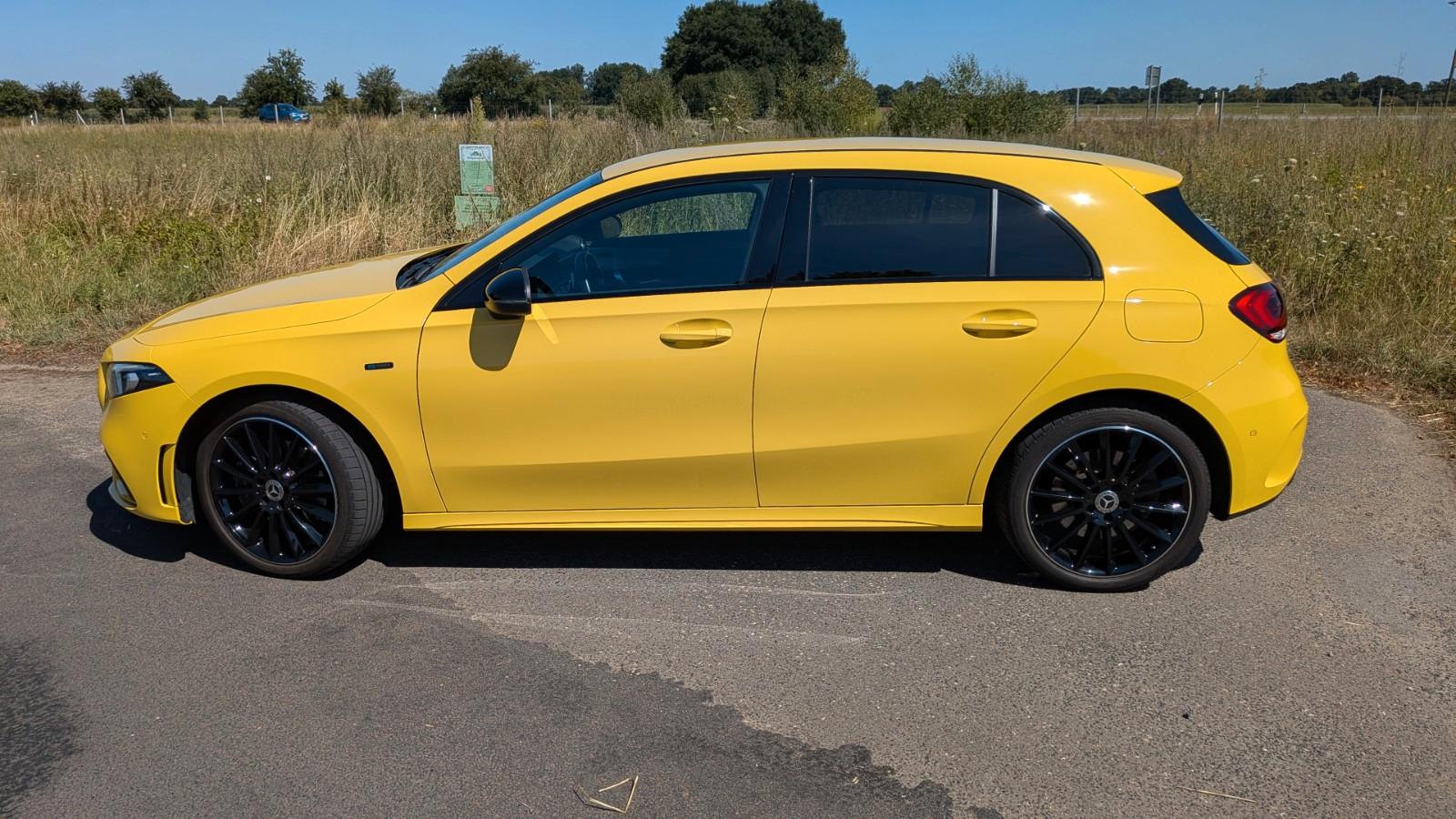 Mercedes-Benz A250e AMG Line | Night-Paket | LED